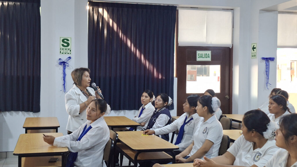 La dirección institucional brindó orientación sobre las responsabilidades y valores que guiarán el desempeño de nuestros estudiantes durante sus prácticas externas.