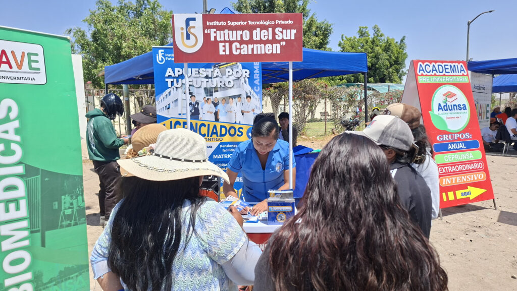 Nuestro equipo brinda orientación vocacional a jóvenes y familias del distrito, promoviendo oportunidades de formación técnica y profesional.