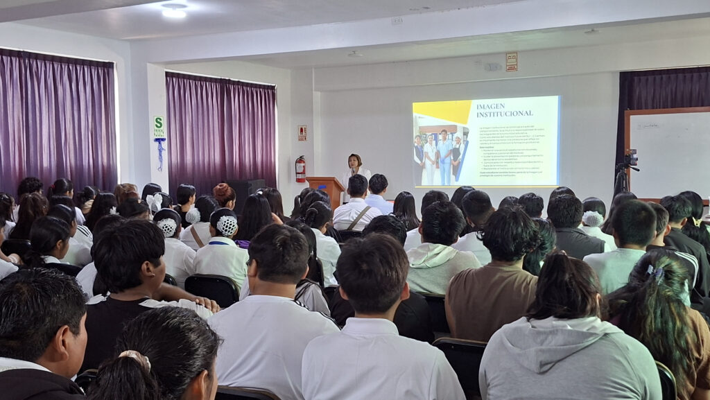 La dirección institucional compartió los lineamientos y la imagen que distingue al Instituto Futuro del Sur – El Carmen, promoviendo identidad y compromiso en cada estudiante.